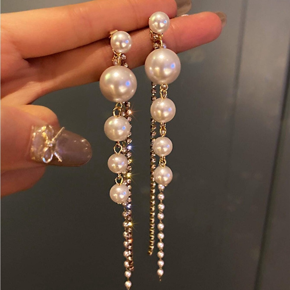 Women's Elegant Pearl Drop Earrings